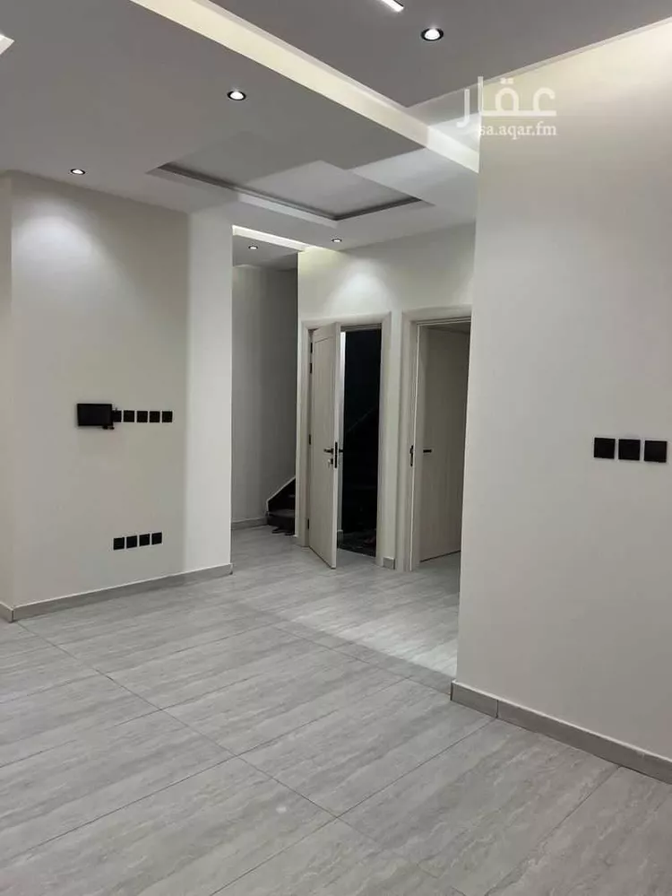 دور للبيع في شارع علي بن أبي طاهر, حي الرمال, مدينة الرياض, منطقة الرياض صورة 3