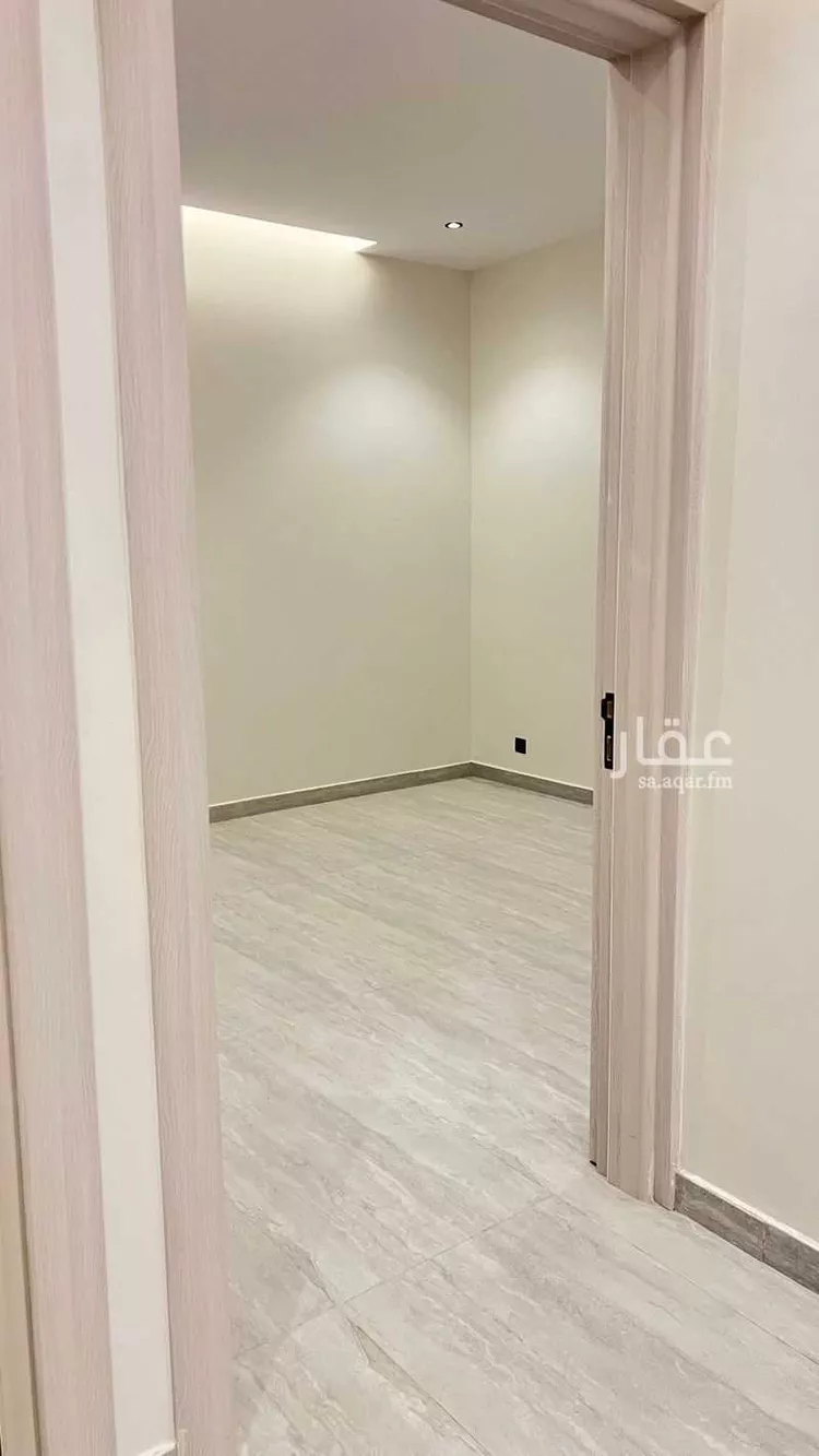 فيلا للبيع في شارع علي بن أبي طاهر, حي الرمال, مدينة الرياض, منطقة الرياض صورة 3