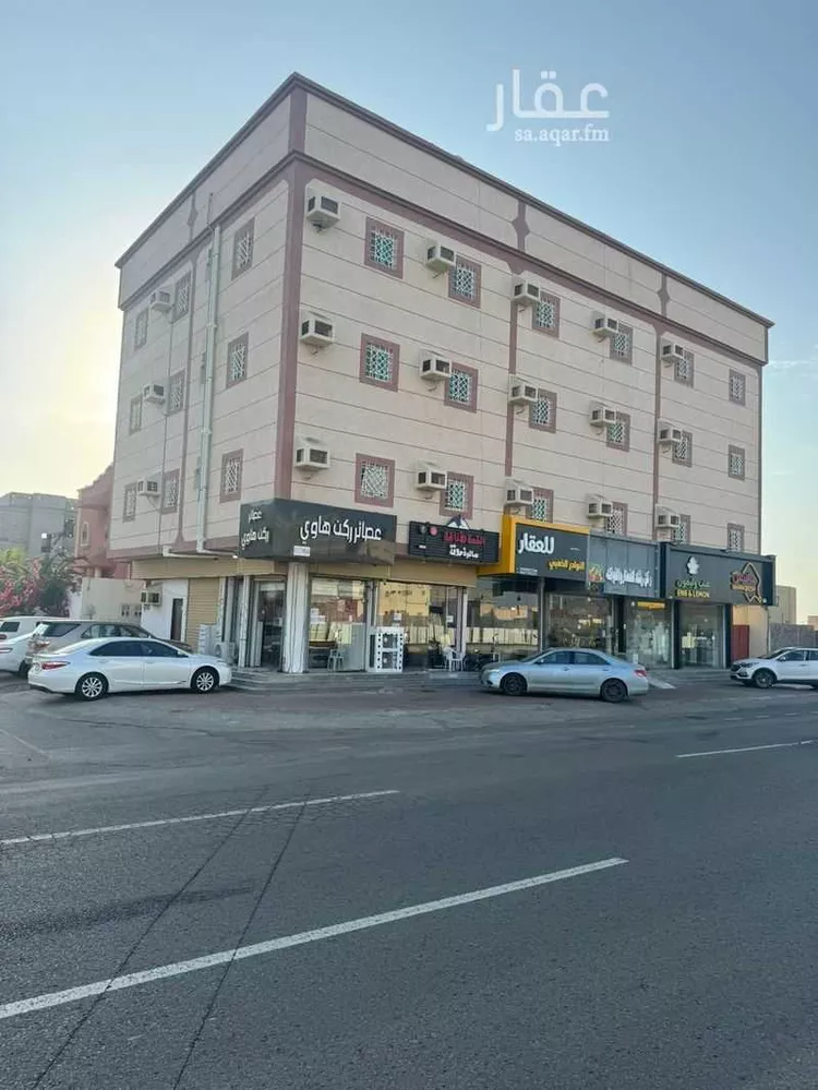 عمارة للبيع في شارع شارع الأمير ناصر بن عبد العزيز, حي السويس 1, مدينة جازان, منطقة جازان