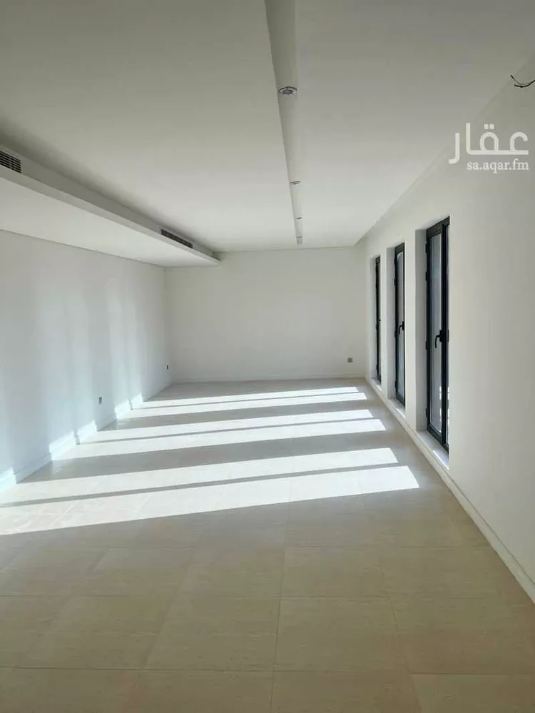 فيلا للإيجار في شارع الامير فيصل بن بندر بن عبدالعزيز الفرعي ، حي مطار الملك خالد الدولي ، الرياض ، منطقة الرياض صورة 2