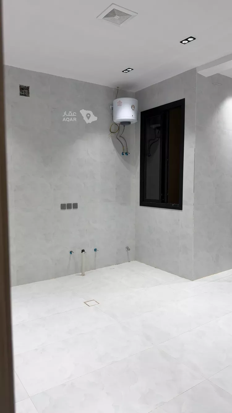 دور للبيع في شارع الصدارة, حي السعادة, مدينة الرياض, منطقة الرياض 11