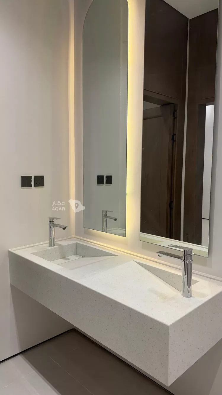 Floor for Rent in Riyadh Al Fayha 13