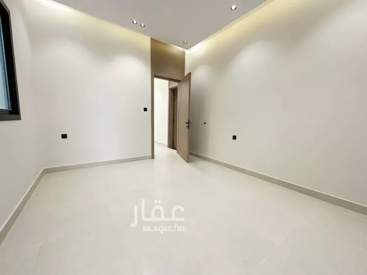 دور للبيع في شارع عمر بن نبيه, حي طويق, مدينة الرياض, منطقة الرياض صورة 3