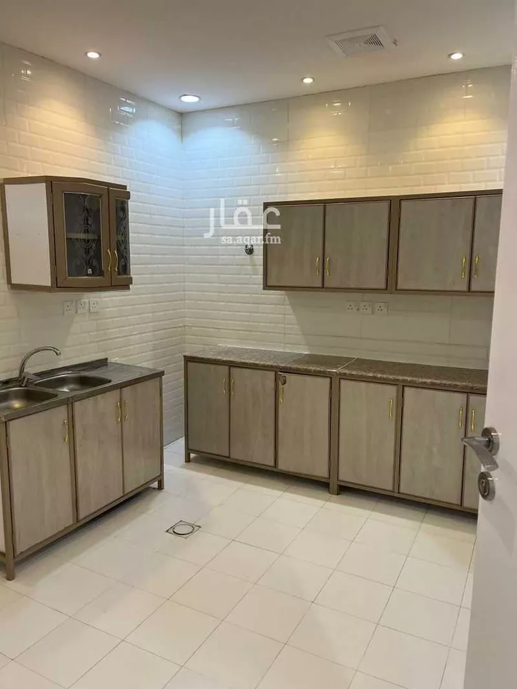 شقة للإيجار في شارع أحمد بن محمد الشعبي, حي المهدية, مدينة الرياض, منطقة الرياض صورة 3