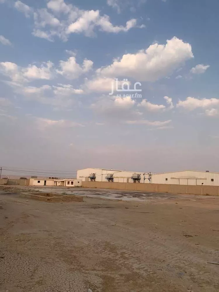 Factory for rent in Riyadh Hyt 1 صورة