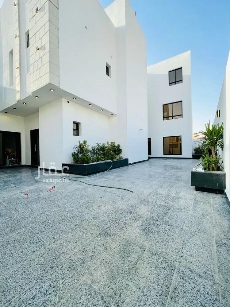 فيلا للبيع في شارع أحمد بن هاشم, حي المهدية, مدينة الرياض, منطقة الرياض صورة 2