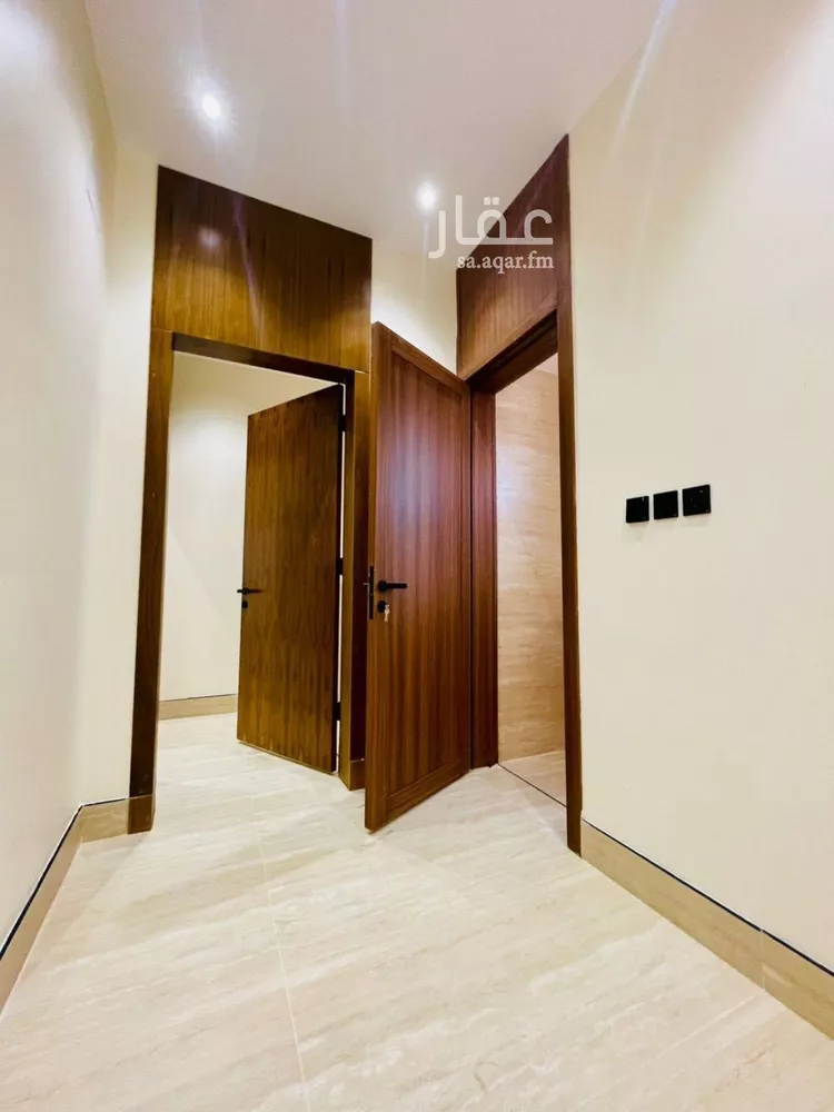 فيلا للبيع في شارع أبي الشيخ الأصبهاني, حي المهدية, مدينة الرياض, منطقة الرياض صورة 4