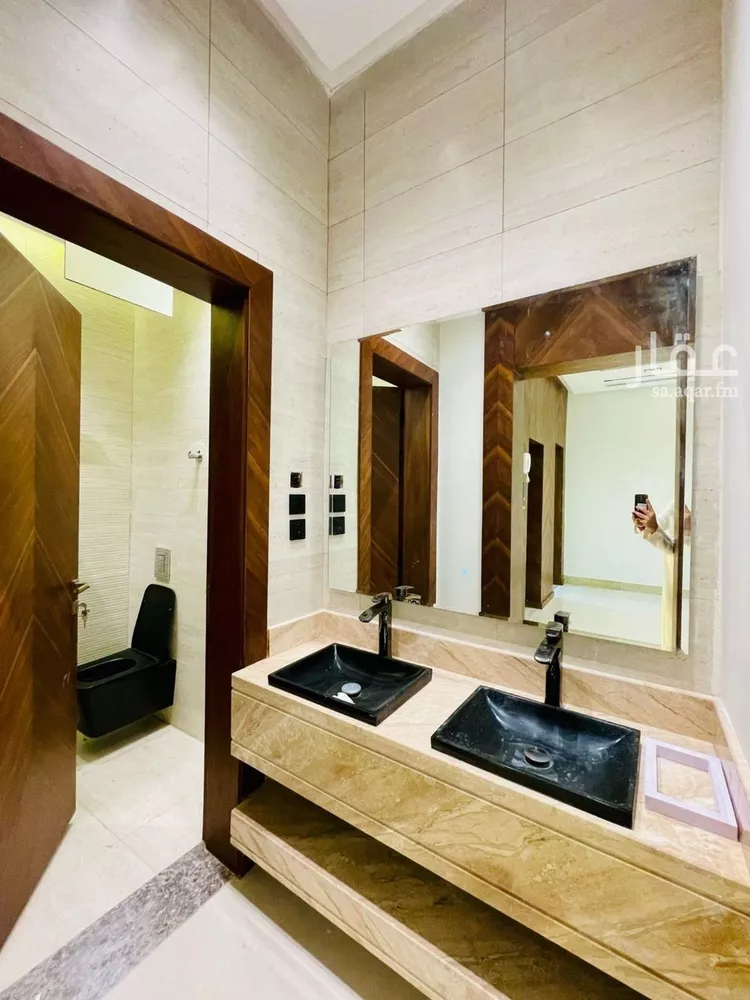 فيلا للبيع في شارع أحمد بن هاشم, حي المهدية, مدينة الرياض, منطقة الرياض صورة 4