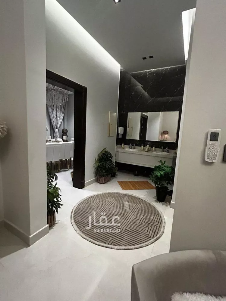 فيلا للبيع في شارع محمد سعيد شافعي, حي المهدية, مدينة الرياض, منطقة الرياض صورة 5