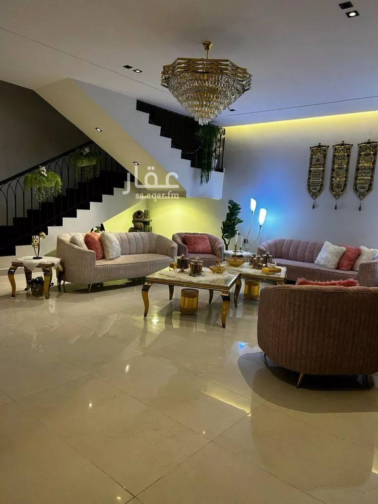 فيلا للبيع في شارع محمد سعيد شافعي, حي المهدية, مدينة الرياض, منطقة الرياض صورة 2