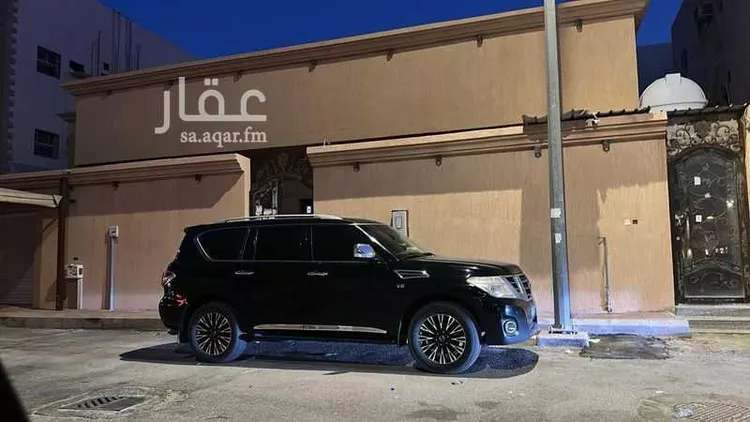 فيلا للبيع في شارع المجر, حي العزيزية الأول, مدينة الاحساء, المنطقة الشرقية 1 صورة