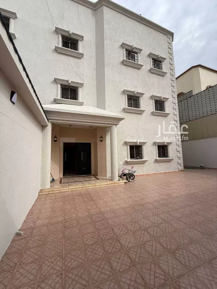 عمارة للبيع في شارع محمد زبين الشهراني, حي الروضة, مدينة ابها, منطقة عسير صورة 3