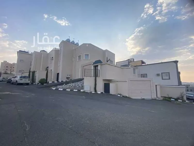 فيلا للبيع في شارع عبدالرحمن ابن كعب الانصاري, حي المصيف, مدينة خميس مشيط, منطقة عسير صورة 2