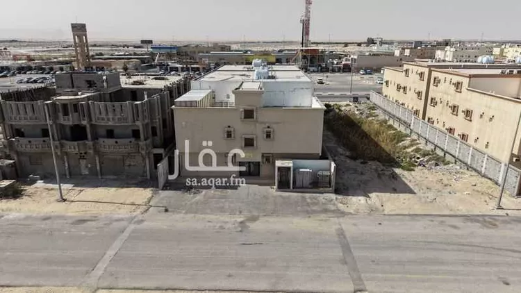 عمارة للإيجار في شارع حي ج13 42, حي حي البساتين - بقيق, مدينة بقيق, المنطقة الشرقية صورة 2