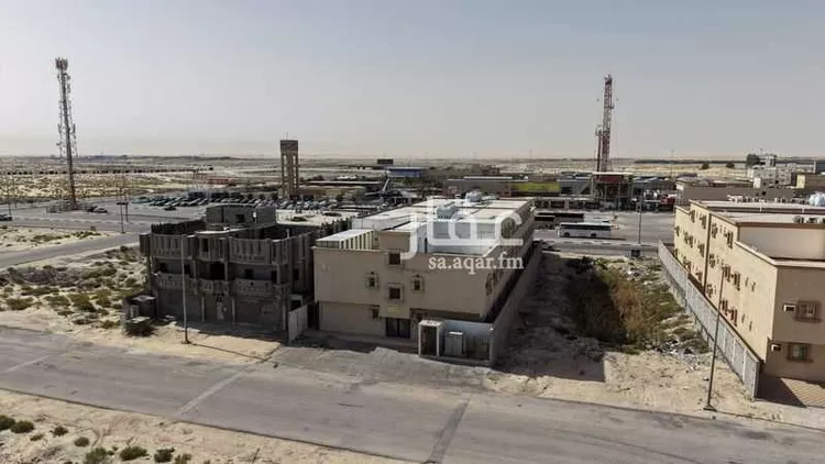 عمارة للإيجار في شارع حي ج13 42, حي حي البساتين - بقيق, مدينة بقيق, المنطقة الشرقية