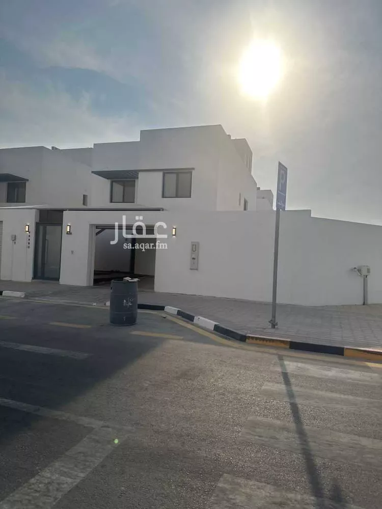 فيلا للبيع في حي الإسكان الجنوبي ، الدمام ، الدمام