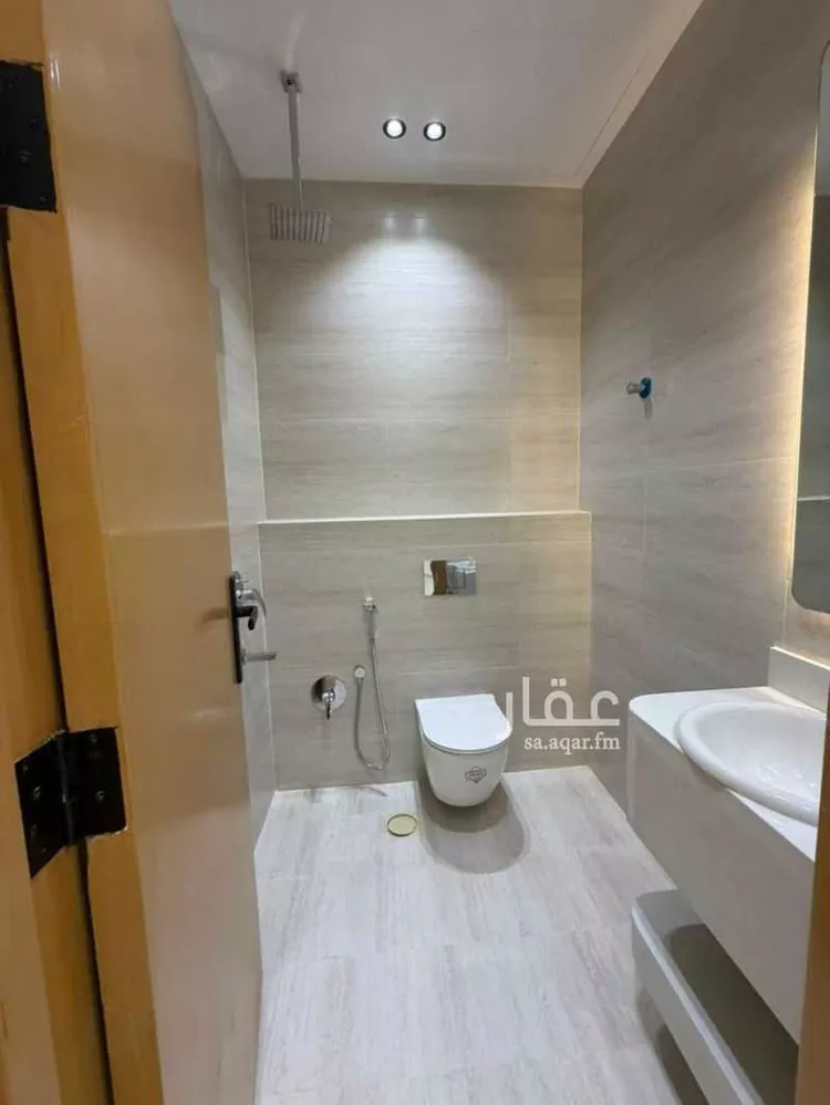دور للبيع في شارع الحسين الربعي, حي الحزم, مدينة الرياض, منطقة الرياض 20