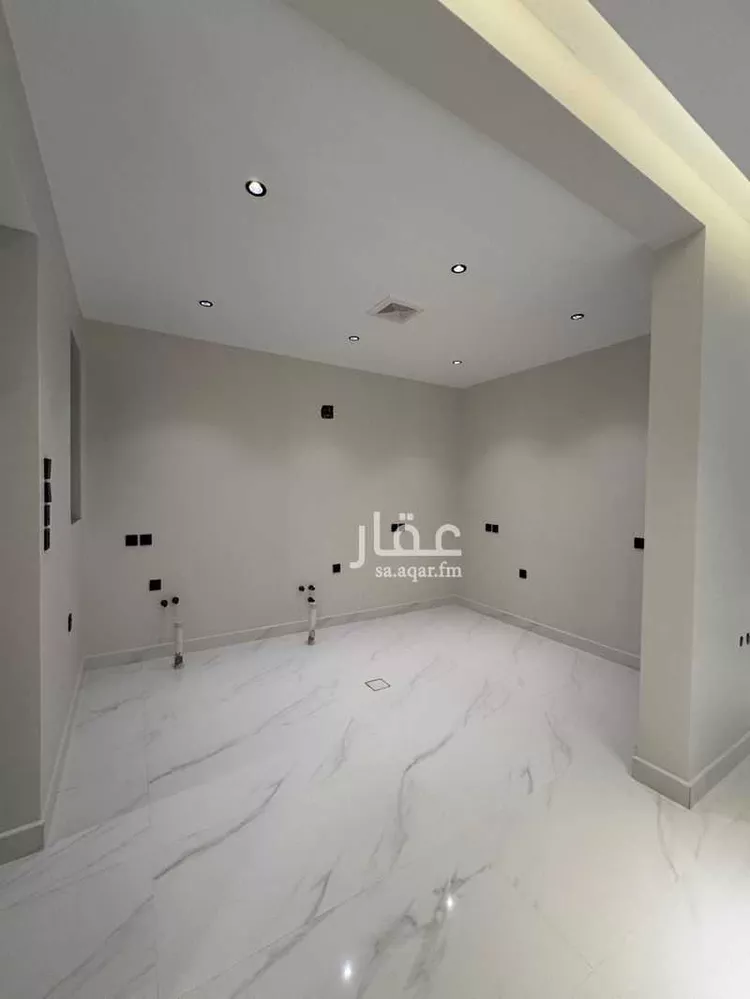 Floor for Sale in Riyadh Okaz 14