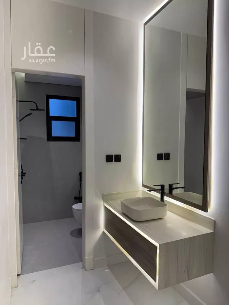 Floor for Sale in Riyadh Okaz 12