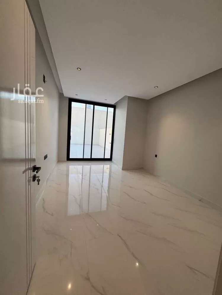 Floor for Sale in Riyadh Okaz 22