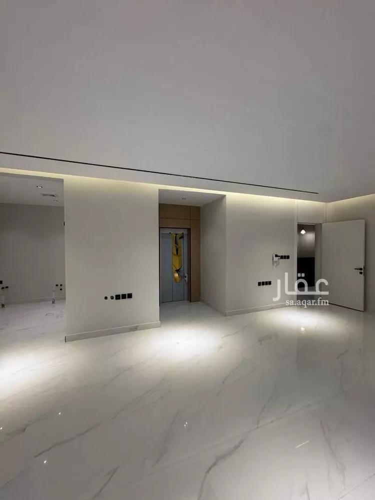 Floor for Sale in Riyadh Okaz 13