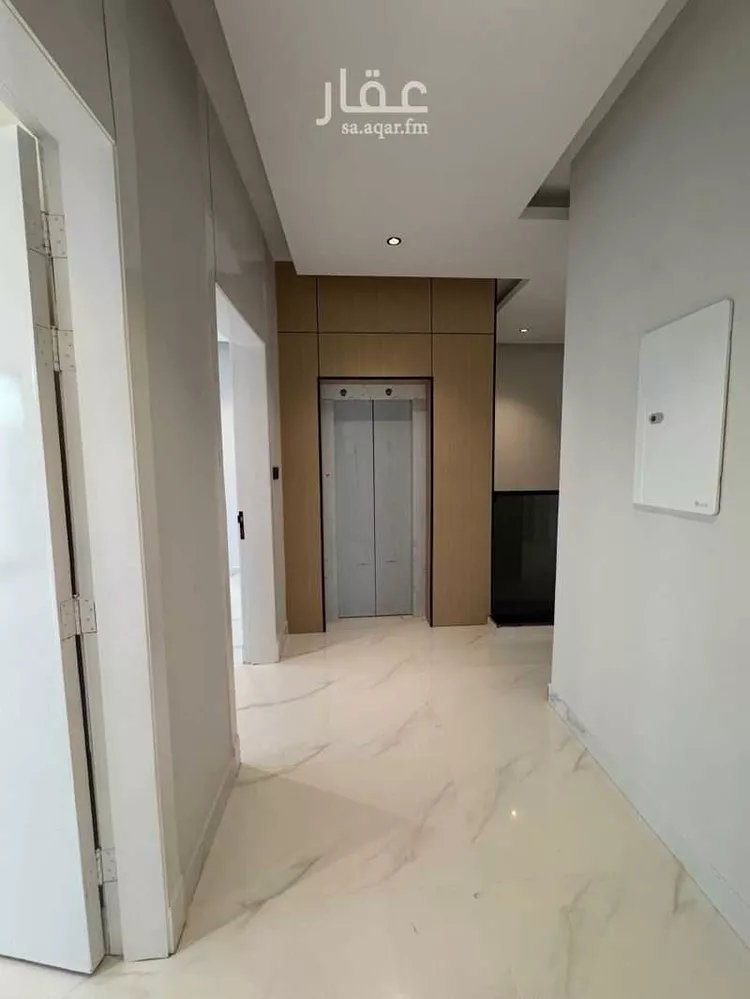 Floor for Sale in Riyadh Okaz 18