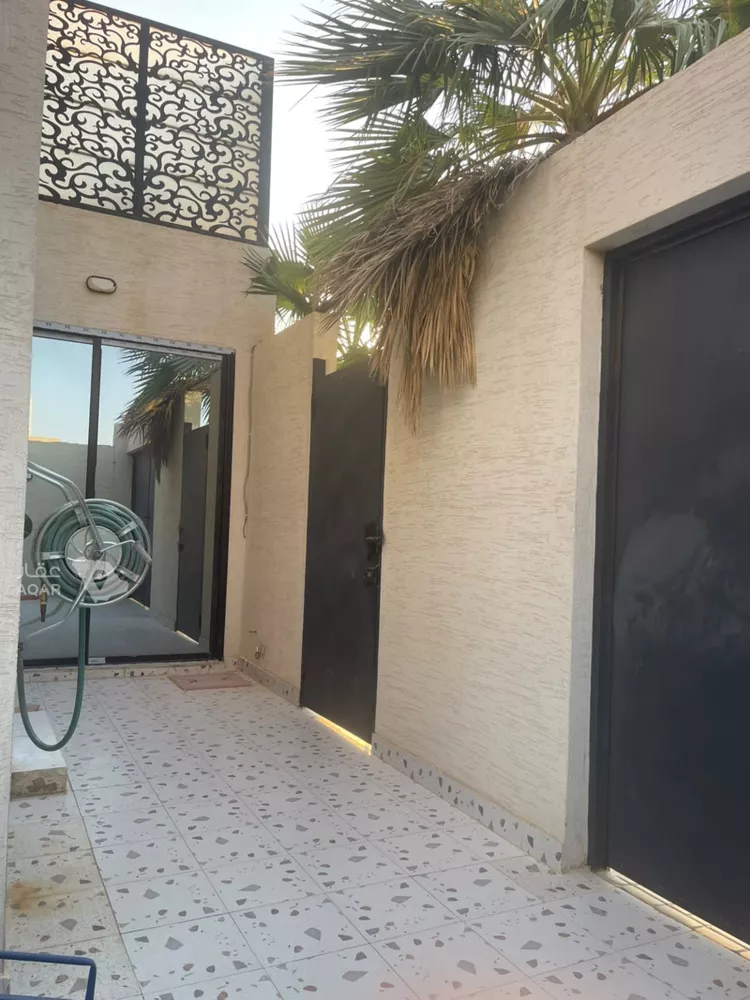 فيلا للبيع في شارع الحسين بن خالوية, حي المهدية, مدينة الرياض, منطقة الرياض 9