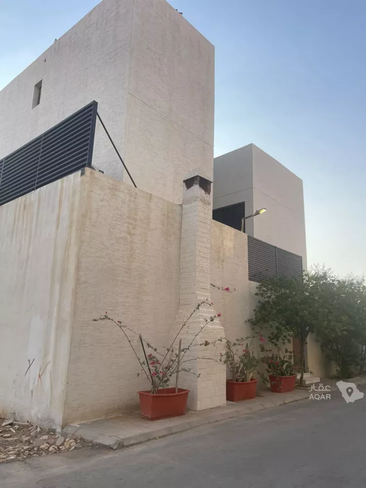 فيلا للبيع في شارع الحسين بن خالوية, حي المهدية, مدينة الرياض, منطقة الرياض 7