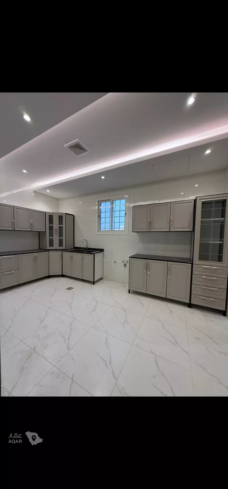 Floor for Rent in Riyadh Al Arid 5