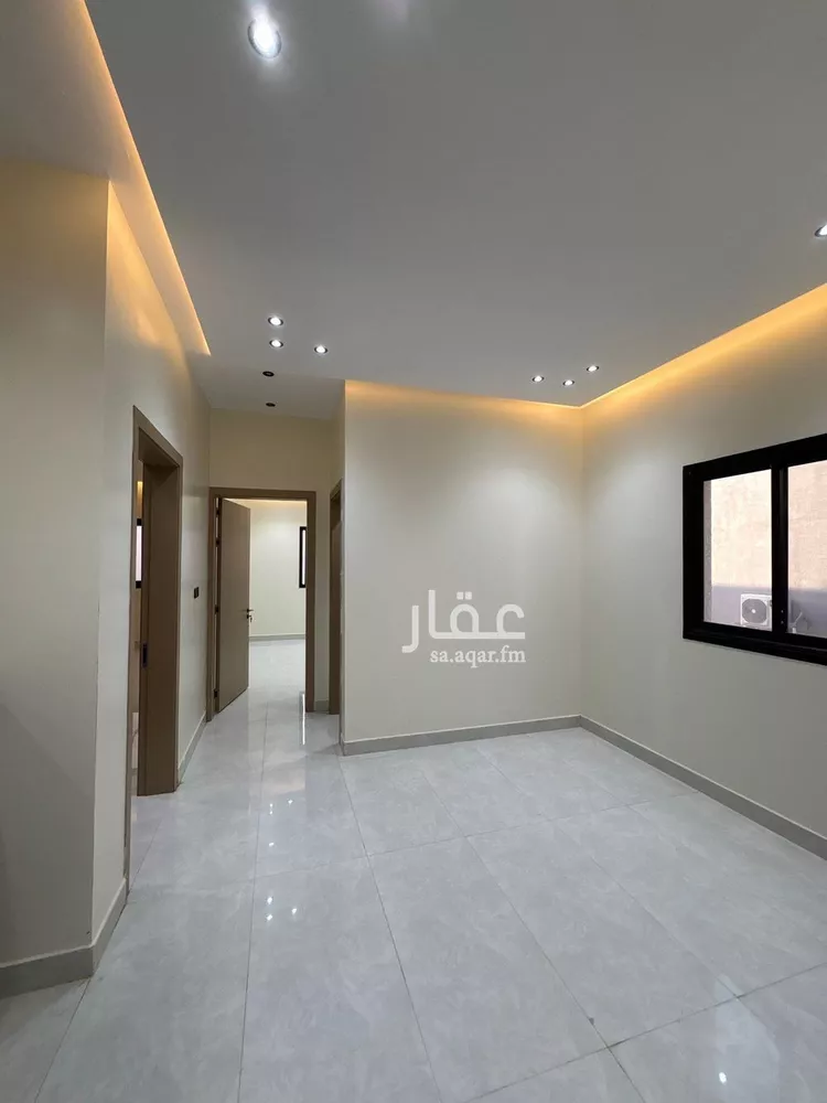 فيلا للبيع في شارع إبراهيم بن حسين, حي الرمال, مدينة الرياض, منطقة الرياض 11