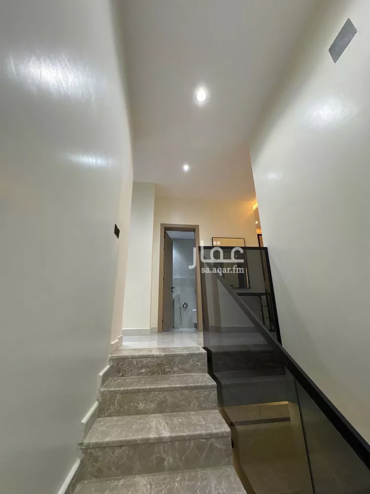 Floor for Sale in Riyadh Ar Rimal 8