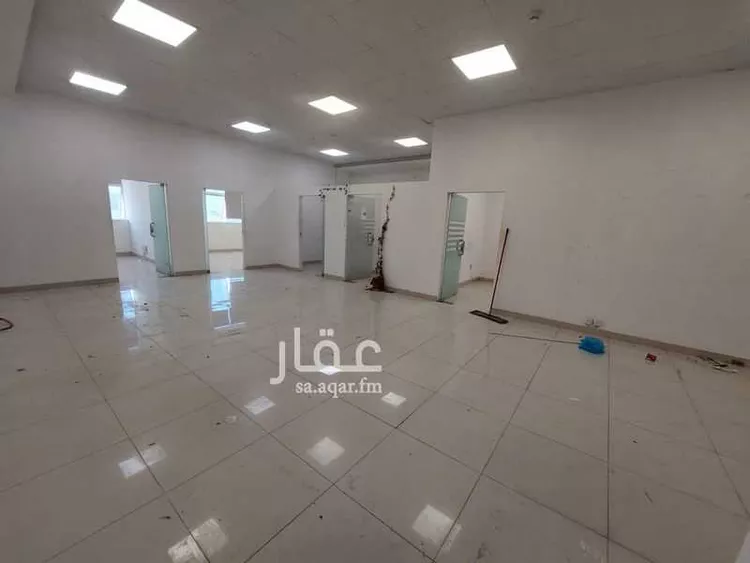 مكتب تجاري للإيجار في شارع الأمير خالد بن بندر بن عبدالعزيز, حي العارض, مدينة الرياض, منطقة الرياض