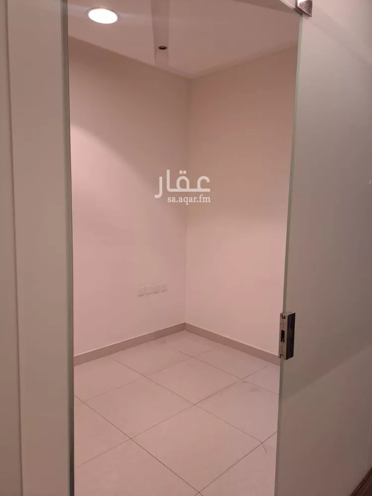مكتب تجاري للإيجار في شارع طريق الملك عبدالعزيز, حي الياسمين, مدينة الرياض, منطقة الرياض صورة 5