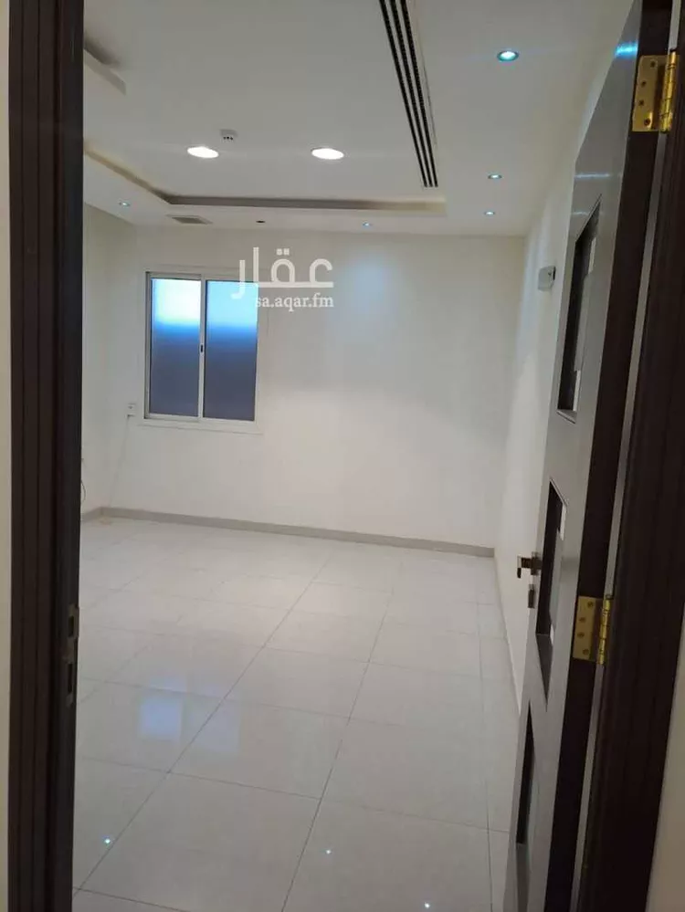 مكتب تجاري للإيجار في شارع طريق الملك عبدالعزيز, حي الياسمين, مدينة الرياض, منطقة الرياض صورة 2