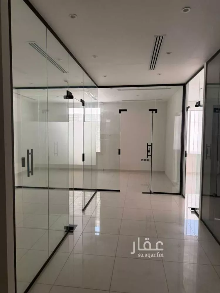 مكتب تجاري للإيجار في شارع الملك عبدالعزيز, حي الياسمين, مدينة الرياض, منطقة الرياض صورة 4