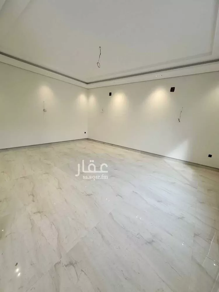 فيلا للبيع في شارع الشريف أبي القاسم بن الحسن, حي المهدية, مدينة الرياض, منطقة الرياض صورة 3
