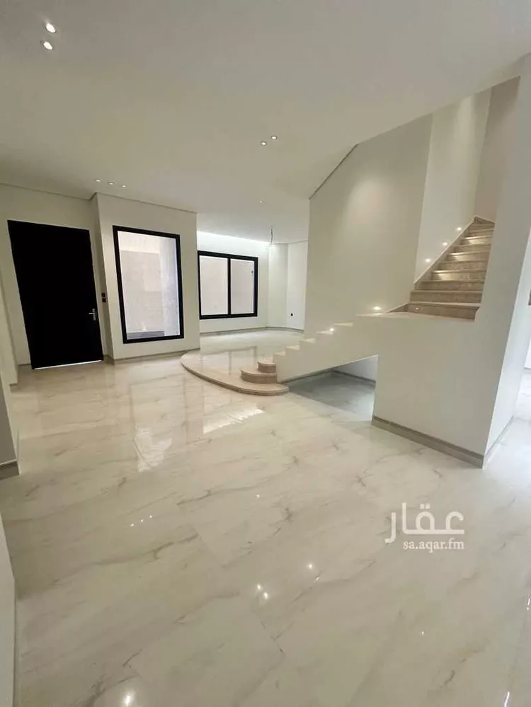 فيلا للبيع في شارع الشريف أبي القاسم بن الحسن, حي المهدية, مدينة الرياض, منطقة الرياض صورة 2
