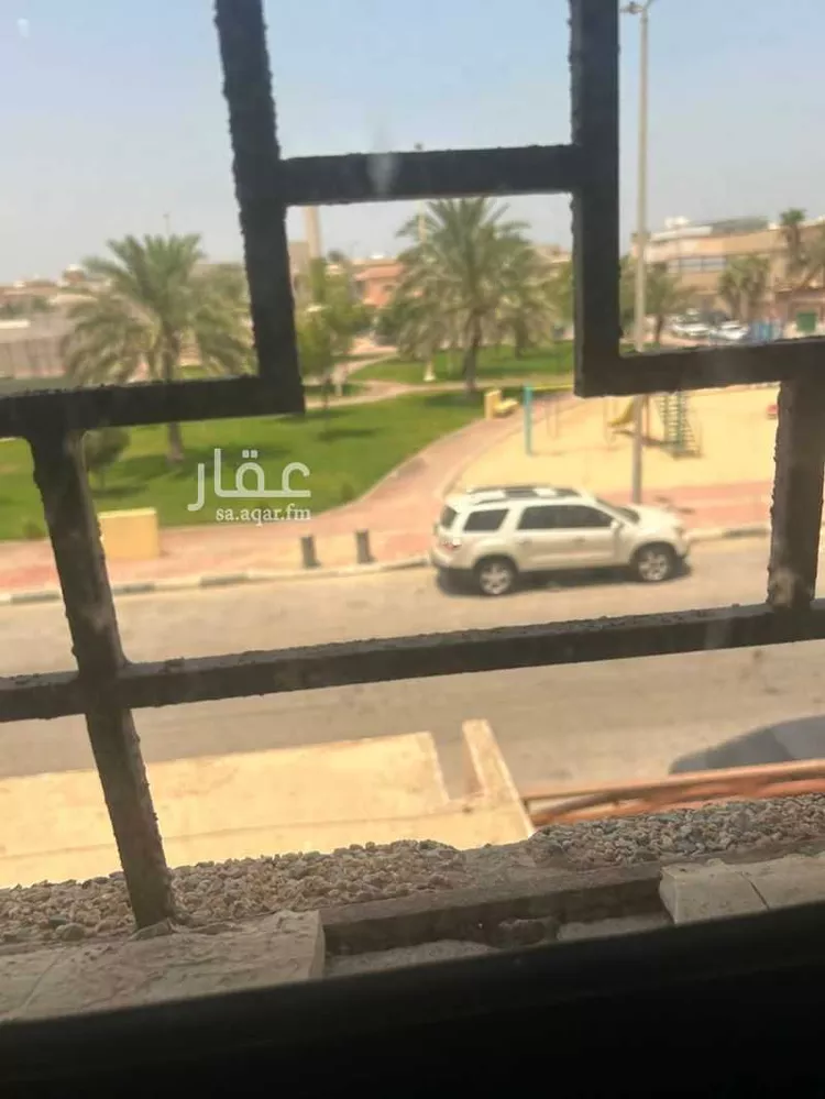 فيلا للبيع في شارع ابو موسى الجمال, حي الحمراء, مدينة الدمام, المنطقة الشرقية صورة 2