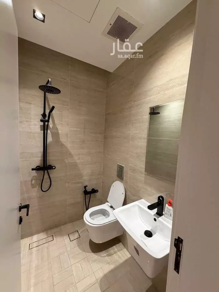 شقة للإيجار في شارع رقم 215, حي الملقا, مدينة الرياض, منطقة الرياض صورة 2