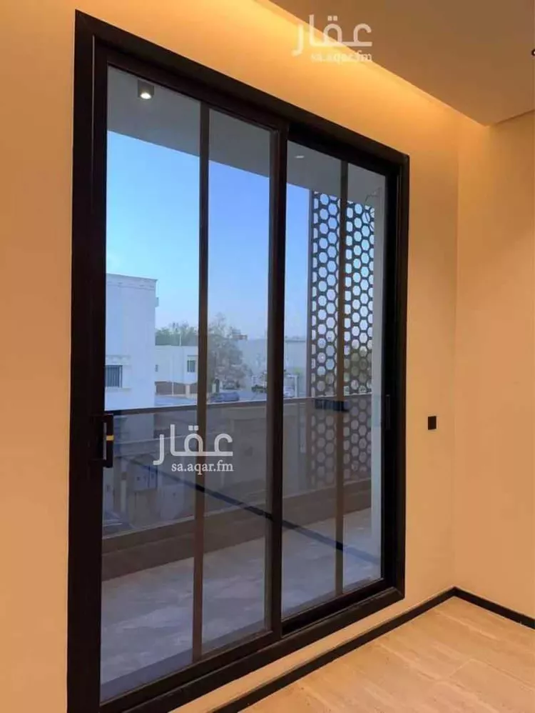دور للبيع في شارع الحرة, حي العليا, مدينة الرياض, منطقة الرياض 15