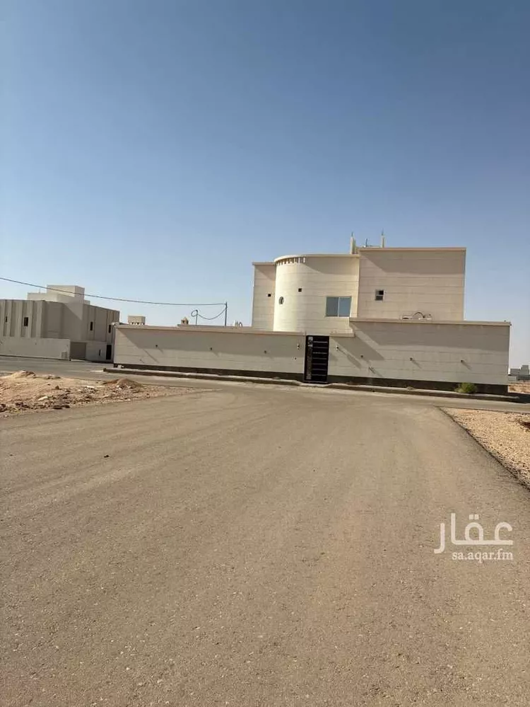 فيلا للبيع في شارع البراء بن مالك ، حي المصيف ، حوطة بني تميم ، حوطة بني تميم صورة 3