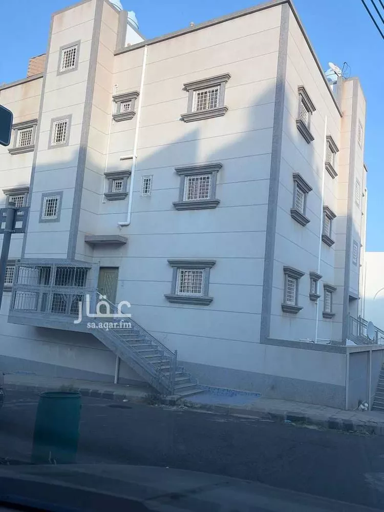 عمارة للبيع في شارع مسقط, حي الوردتين, مدينة أبها, منطقة عسير 1 صورة