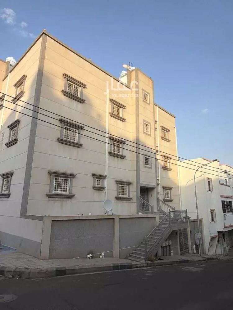 عمارة للبيع في شارع مسقط, حي الوردتين, مدينة أبها, منطقة عسير صورة 2