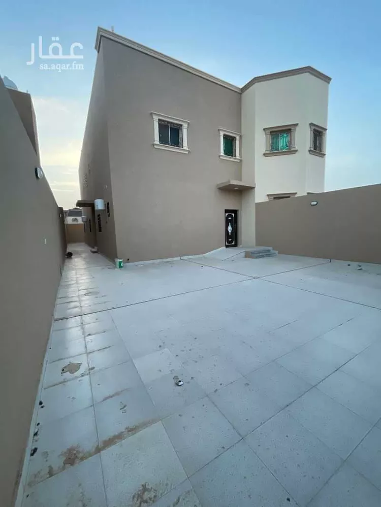 فيلا للبيع في شارع اسماء بن مالك, حي النزهة, مدينة رياض الخبراء, منطقة القصيم صورة 2