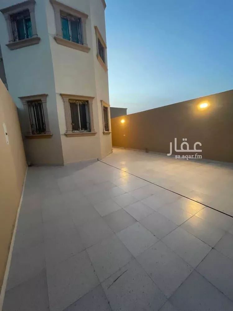فيلا للبيع في شارع اسماء بن مالك, حي النزهة, مدينة رياض الخبراء, منطقة القصيم 13