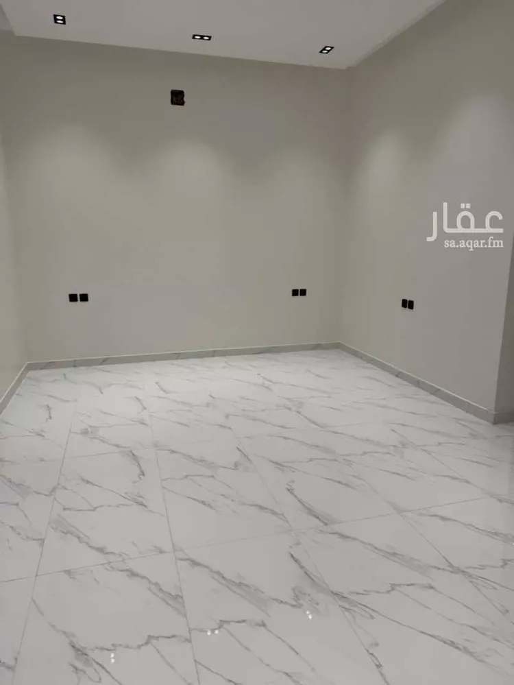 Floor for Sale in Riyadh Al Khaleej 6