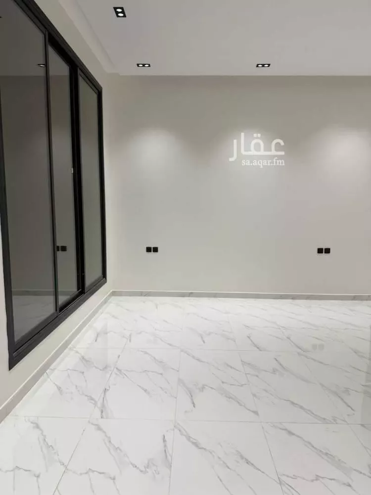 Floor for Sale in Riyadh Al Khaleej 9