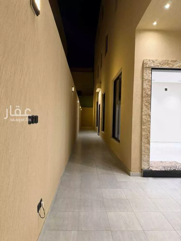 Floor for Sale in Riyadh Al Khaleej 7