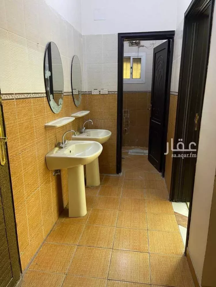 شقة للإيجار في شارع محمد الموصل, حي الورود, مدينة تبوك, منطقة تبوك