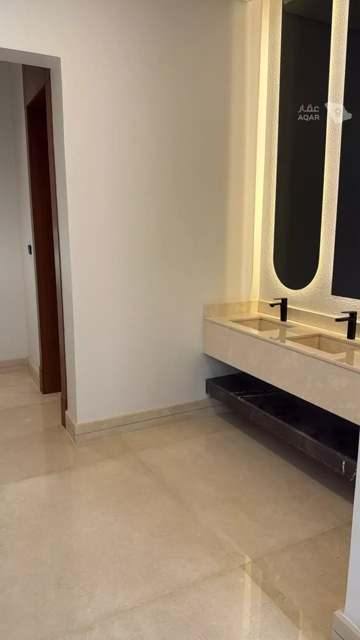 فيلا للبيع في شارع رقم 98, حي الملقا, مدينة الرياض, منطقة الرياض 8